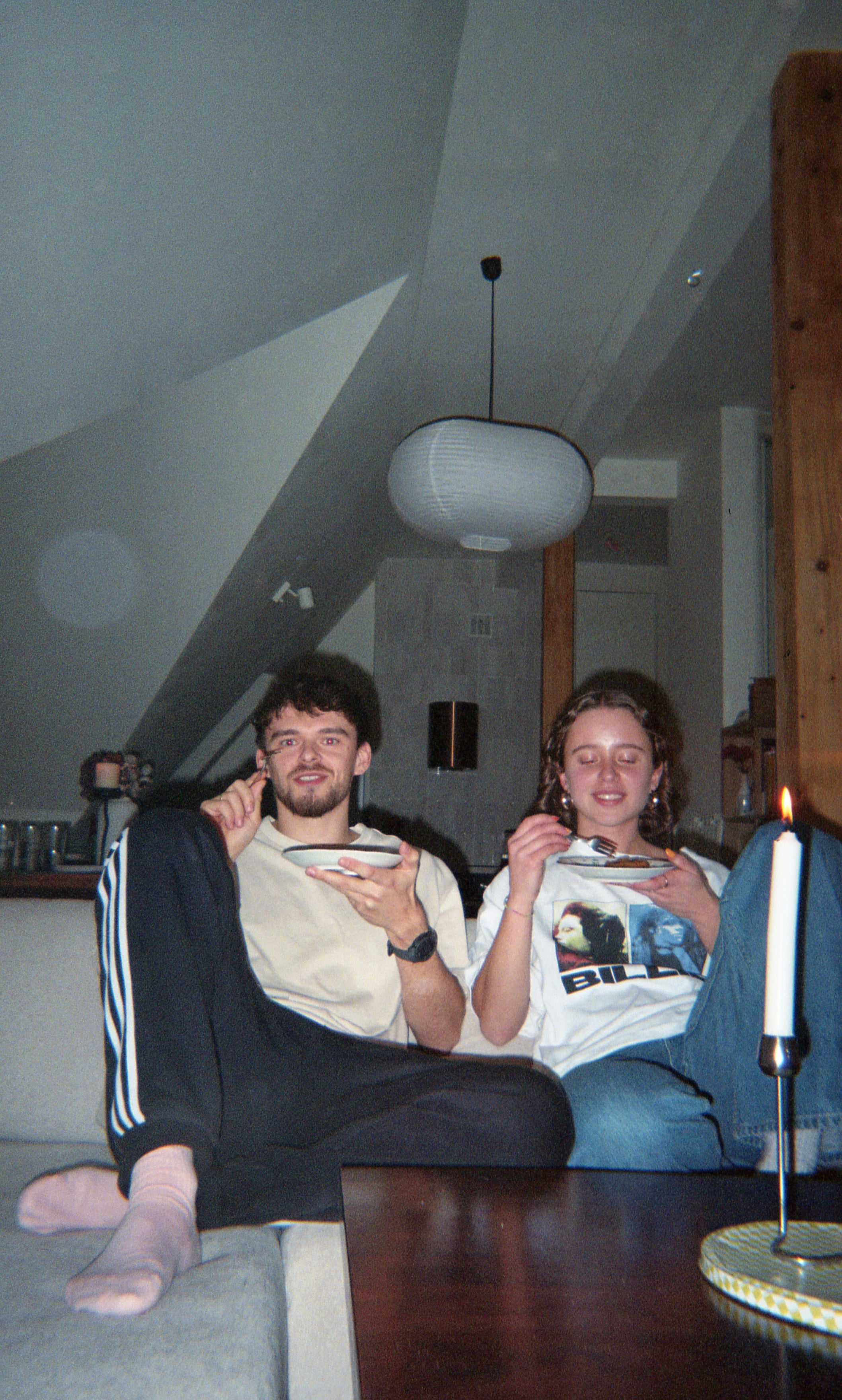 Julka Migdalska - wokalistka i skrzypaczka zespołu Oswojeni